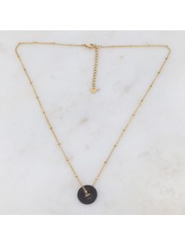 Collier avec pendentif...