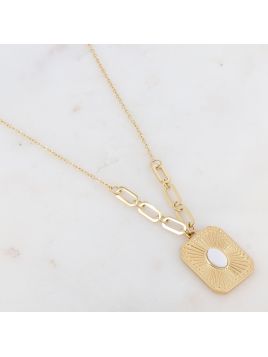 Collier doré composé d'un...